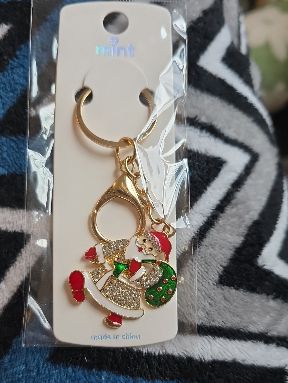 mint Gold-Tone Santa Keychain with Red & Green Accents